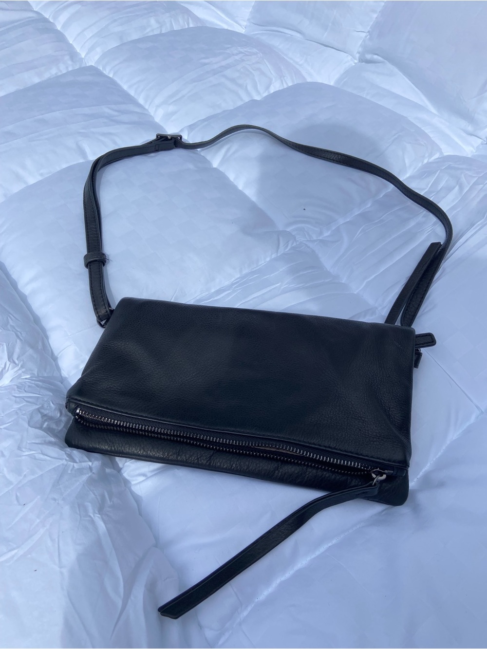 Classic Black Leather Messenger Crossbody - Unbranded